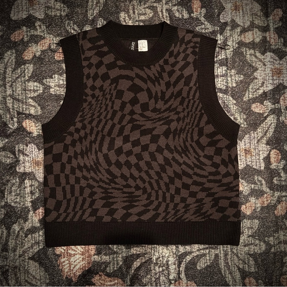 Divided by H&M Checker Swirl Illusion Sweater Vest (XS)